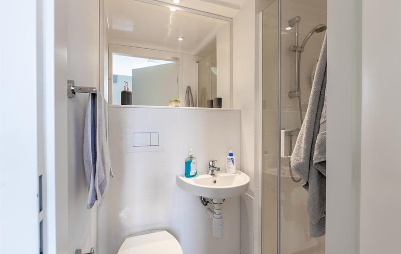 Heavitree Road, St Sidwells, Exeter - Image 1